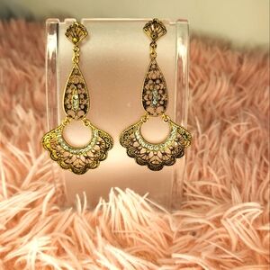 Unique statement  earrings! NWOT (R61)
